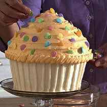 Giant Cupcake Pan - The Unusual Gift Company